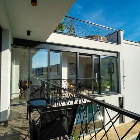 Dream River Escape ヴィラ モスタル