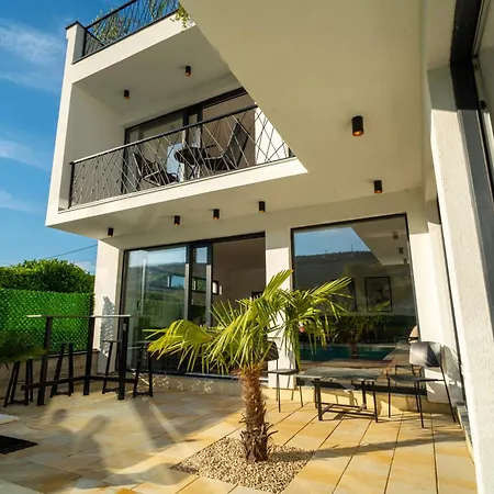 Dream River Escape * モスタル