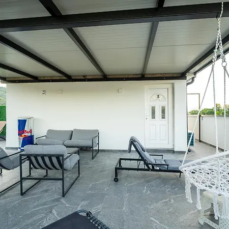 Dream River Escape モスタル