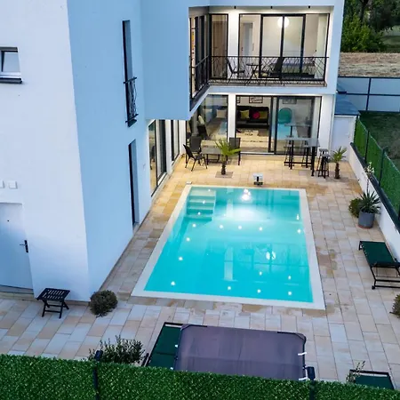 Dream River Escape モスタル