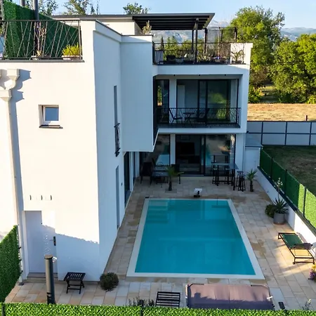 Dream River Escape ヴィラ モスタル